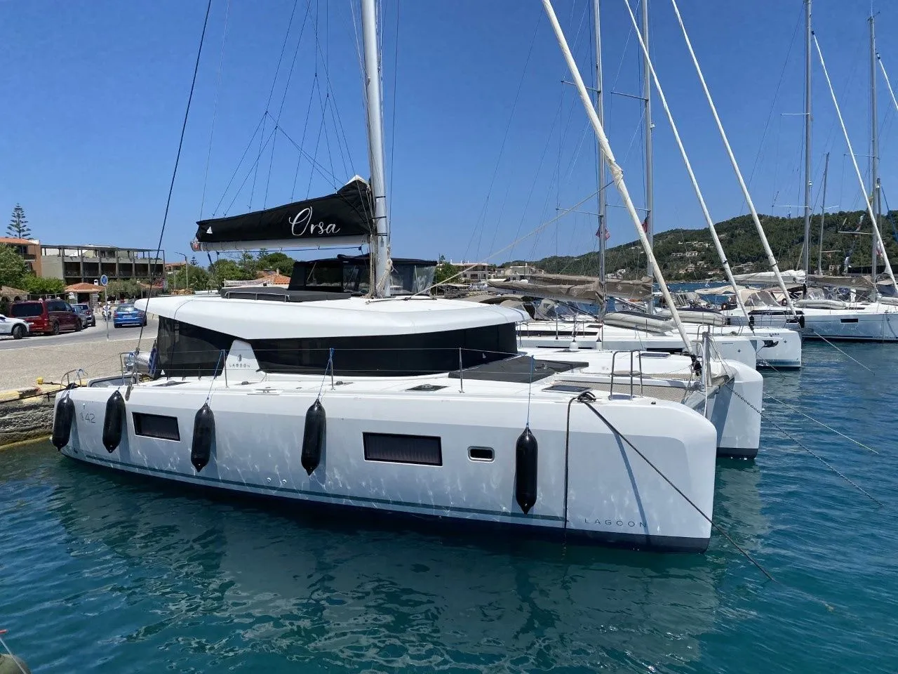 Boot - Rent a 12.8m Lagoon 42 Catamaran in Skiathos Town