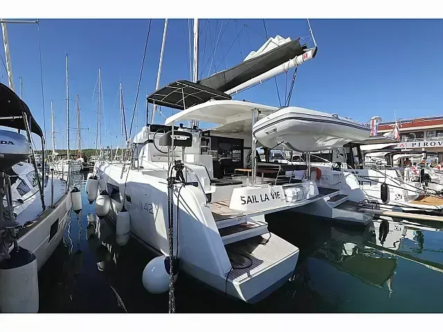 Rent a 12.8m Catamaran Lagoon 42 in Pirovac