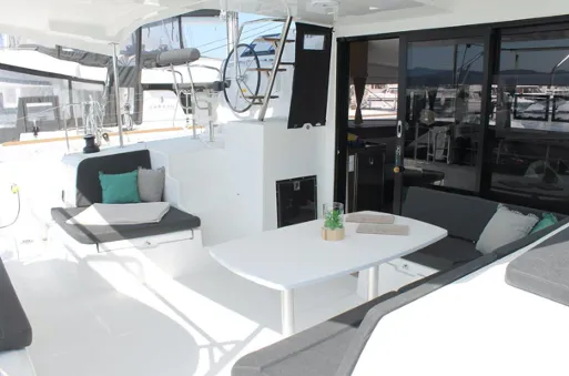 Maupiti Charter Boat