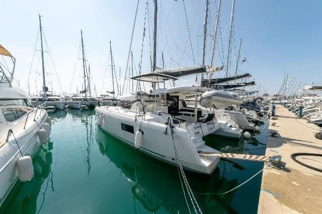 Sapphire Charter Boat