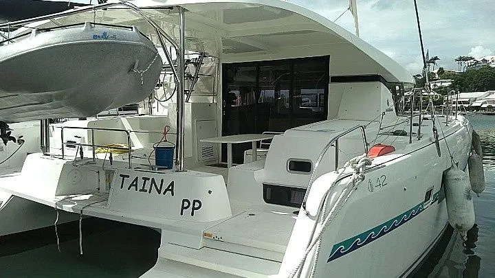 Taina Charterboot - 4