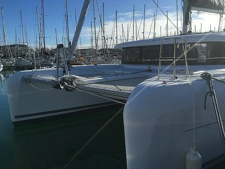 Taina Charterboot - 5