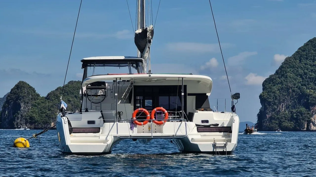 Rent a 12.8m Lagoon 42 Catamaran in Koh Kaew