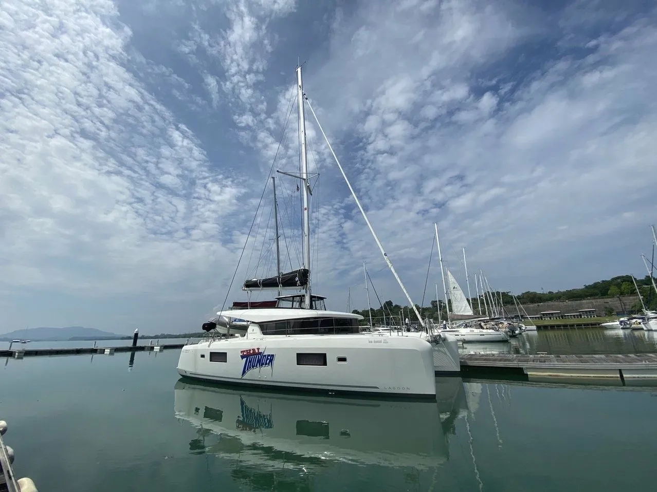 Rent a 12.8m Lagoon 42 Catamaran in Koh Kaew