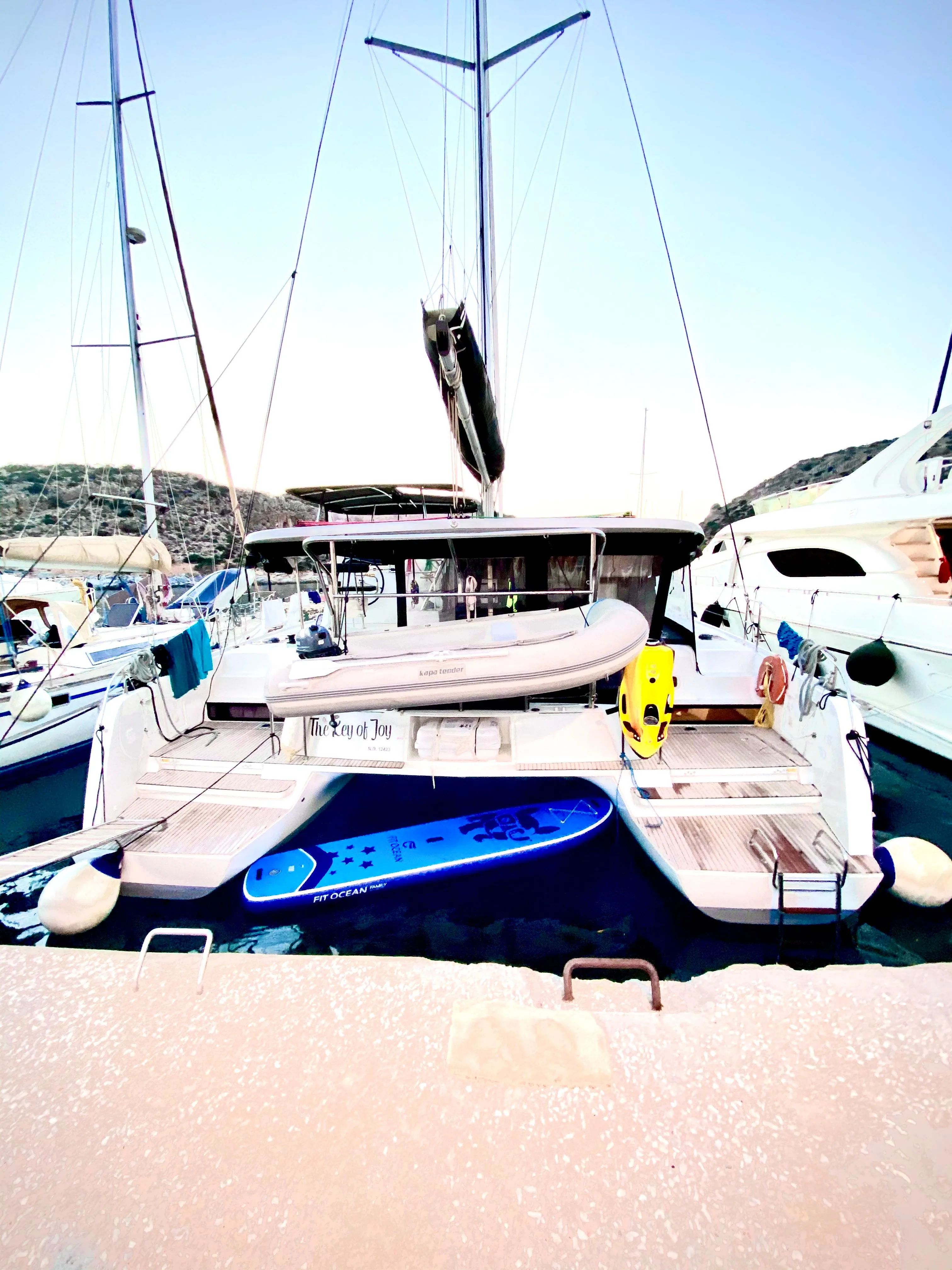 The Key of Joy Mietboot - 5