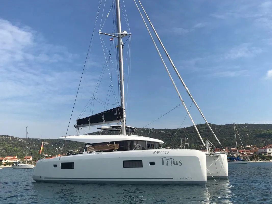 Titus Kiralık Teknesi