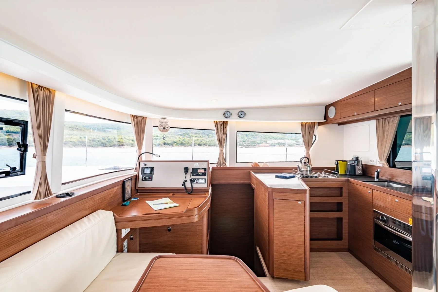 Alas Charter Boat