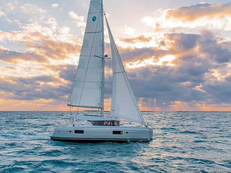 12.8m Finikas Catamaran Hire