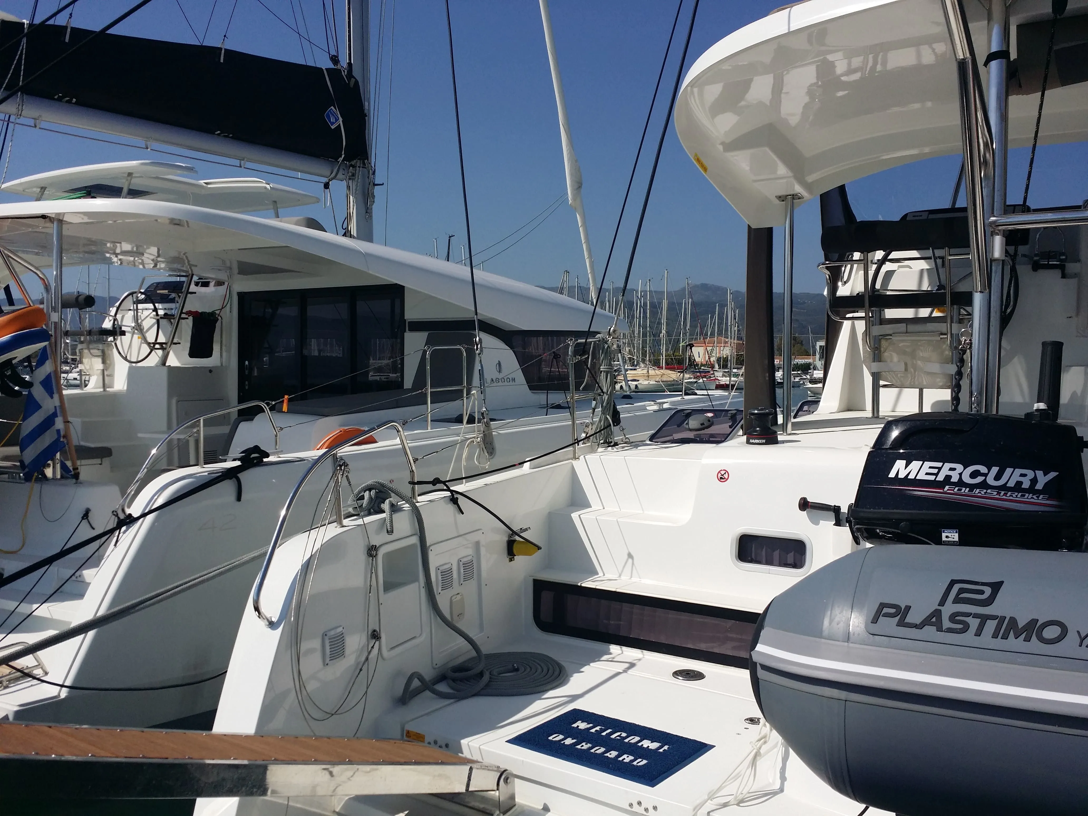 Rent a 12.94m Lagoon 42 Catamaran in Lavrion