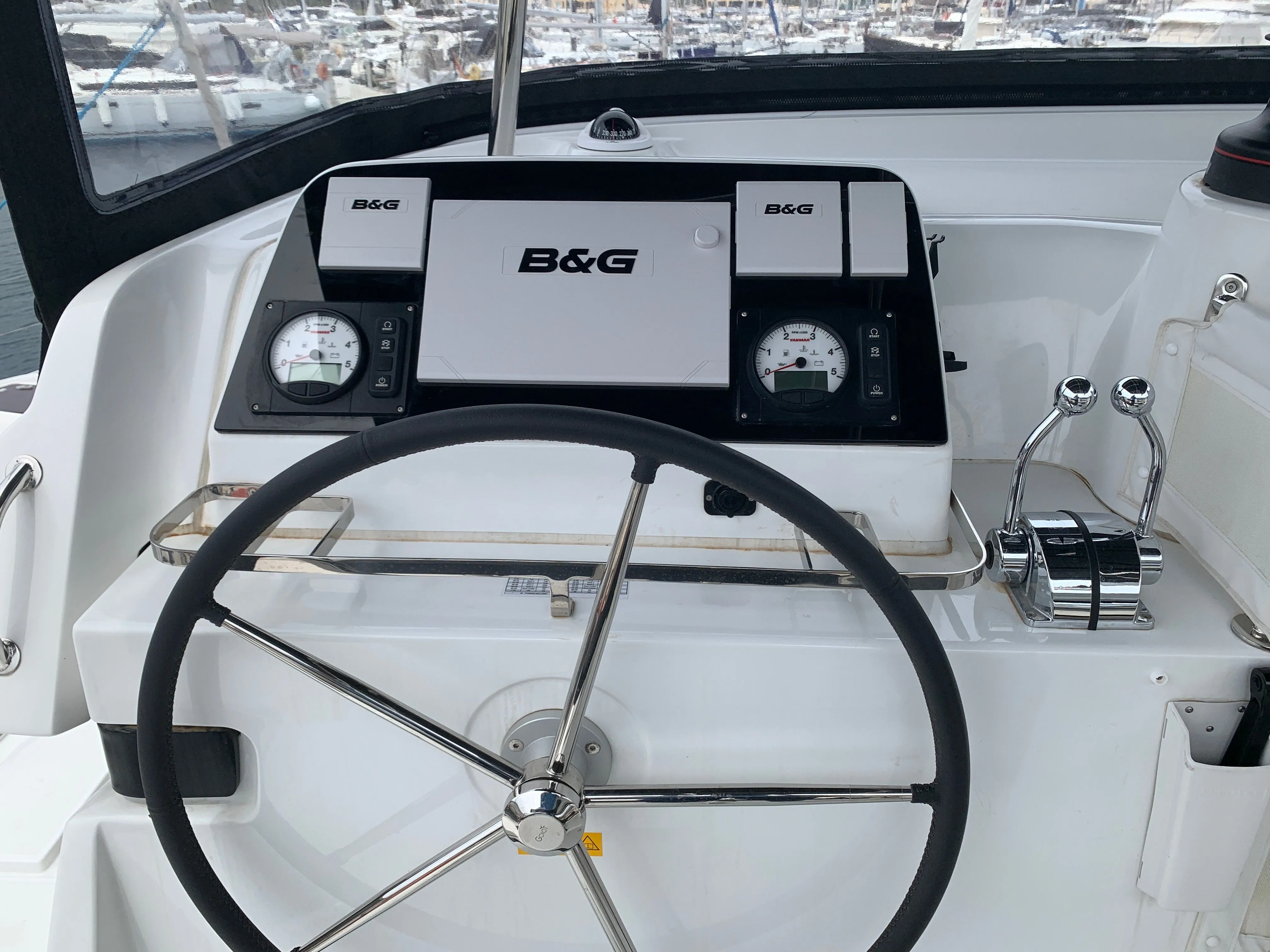 Explore Lavrion on a 12.8m Rental Boat