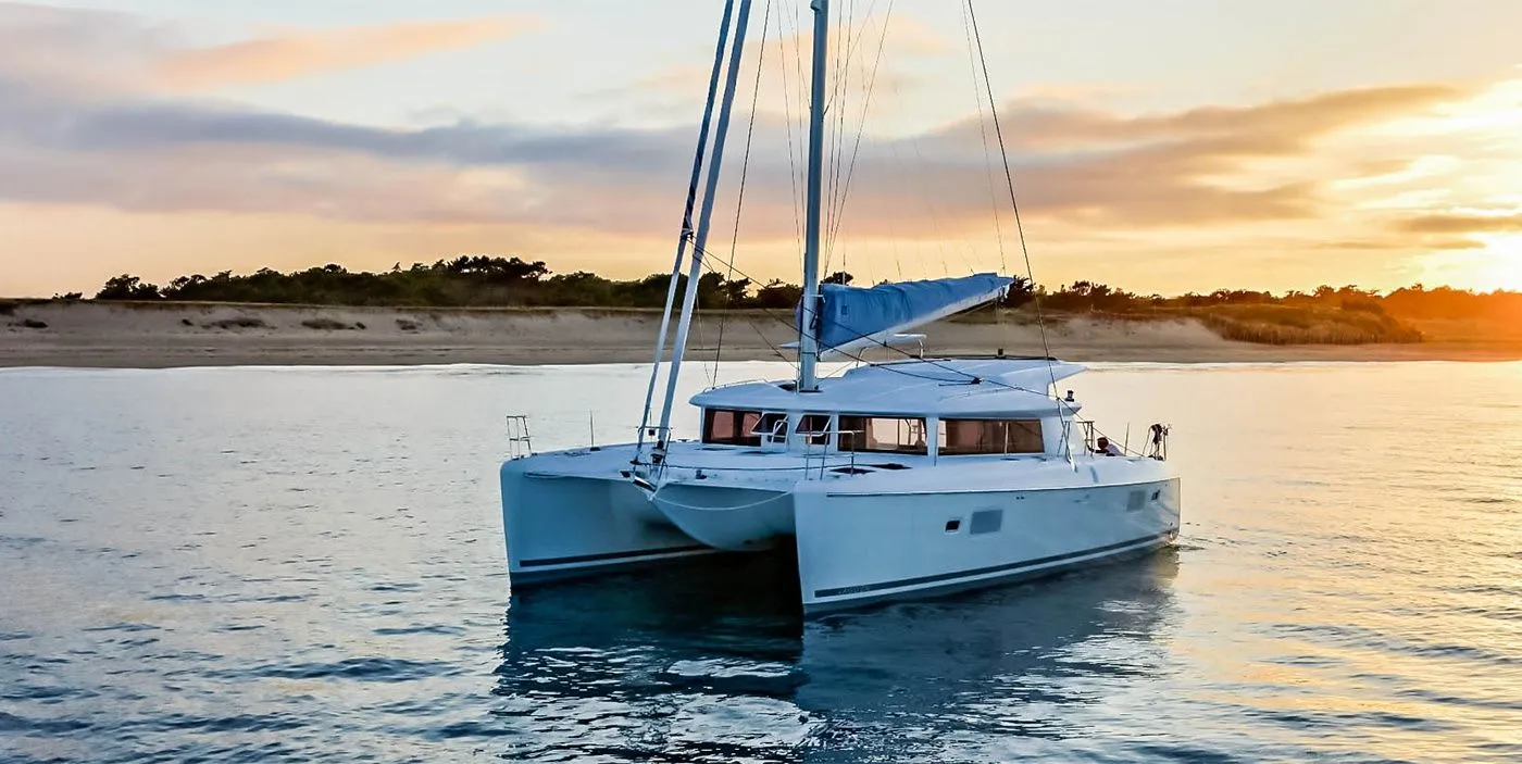 Rent a 12.61m Catamaran Lagoon 421 in Milazzo