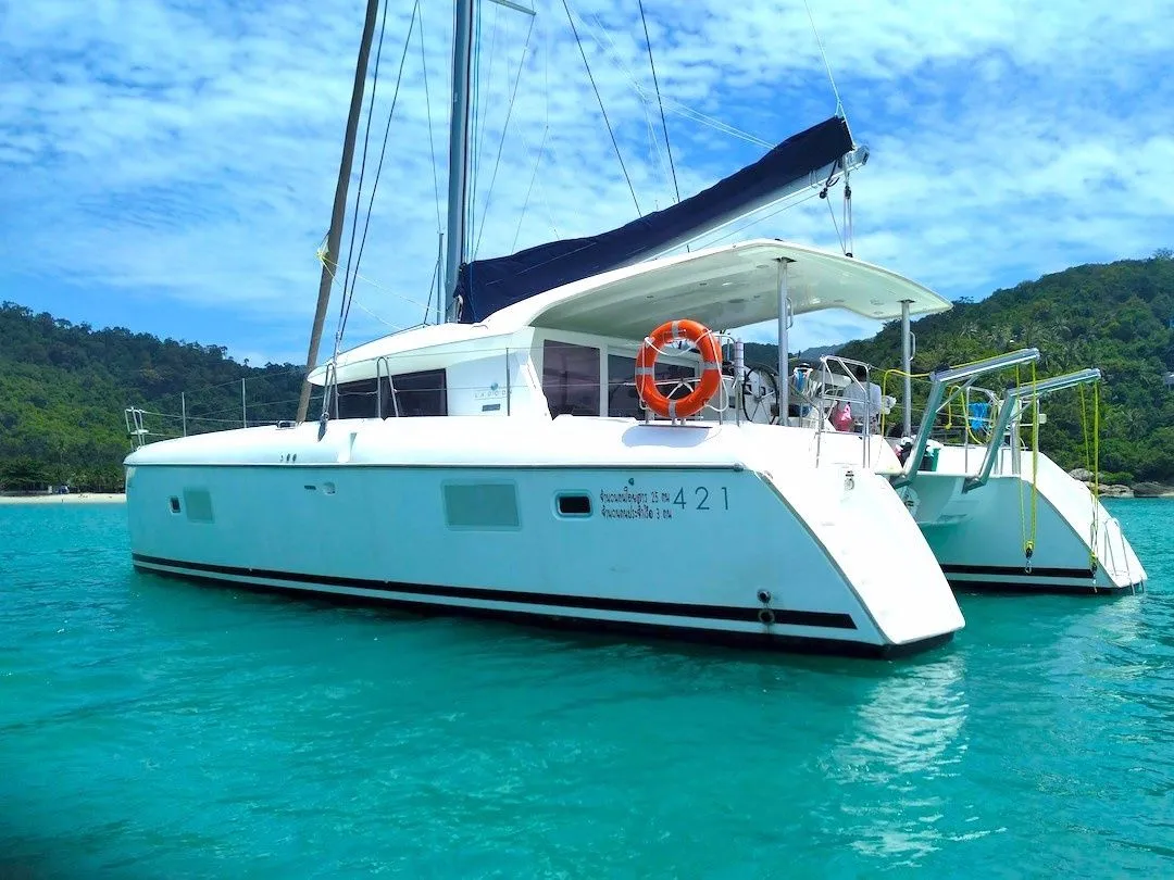 Rent a 12.61m Boat in Ko Chang