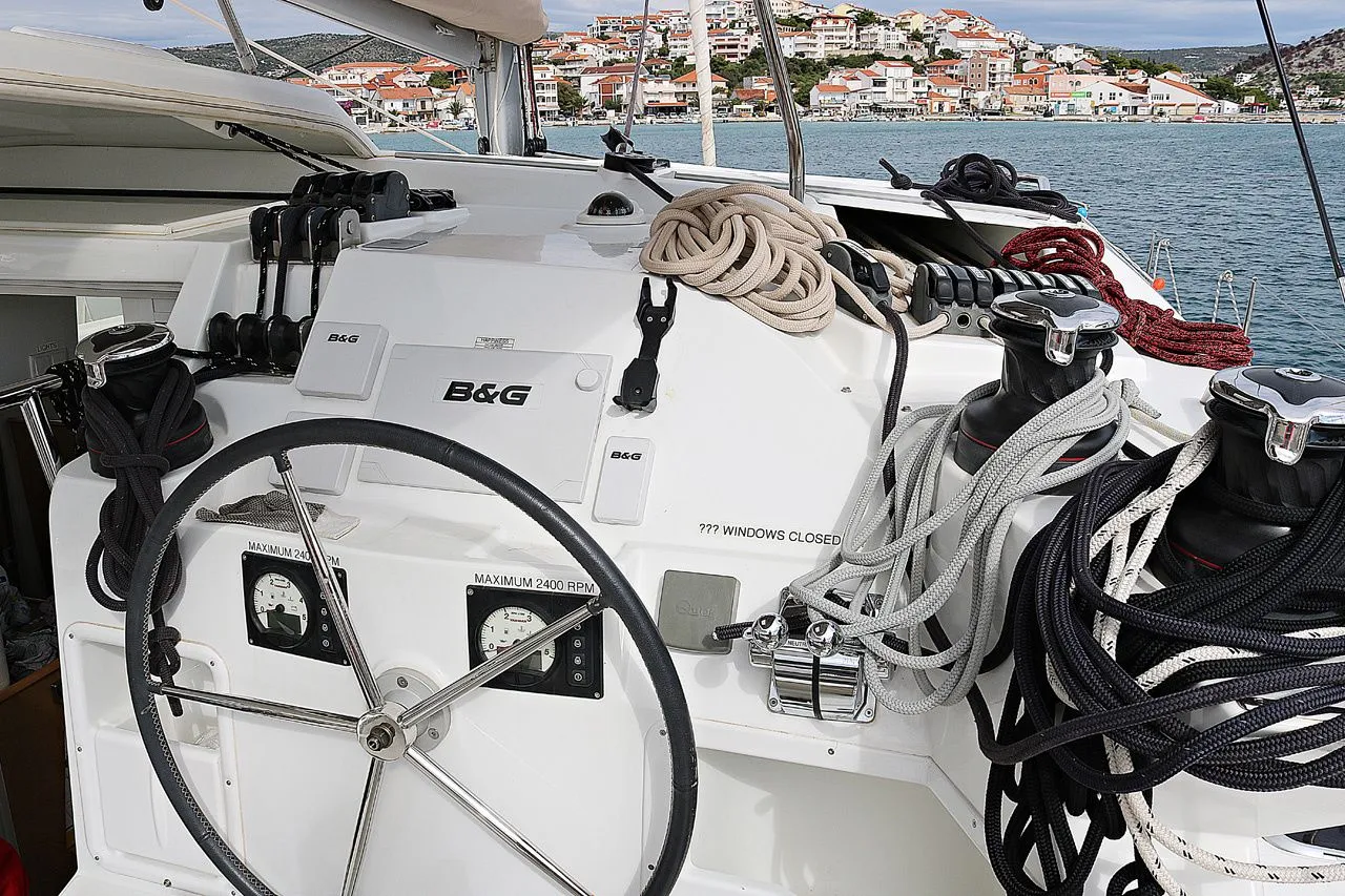 Happiness Charter Boat - 4