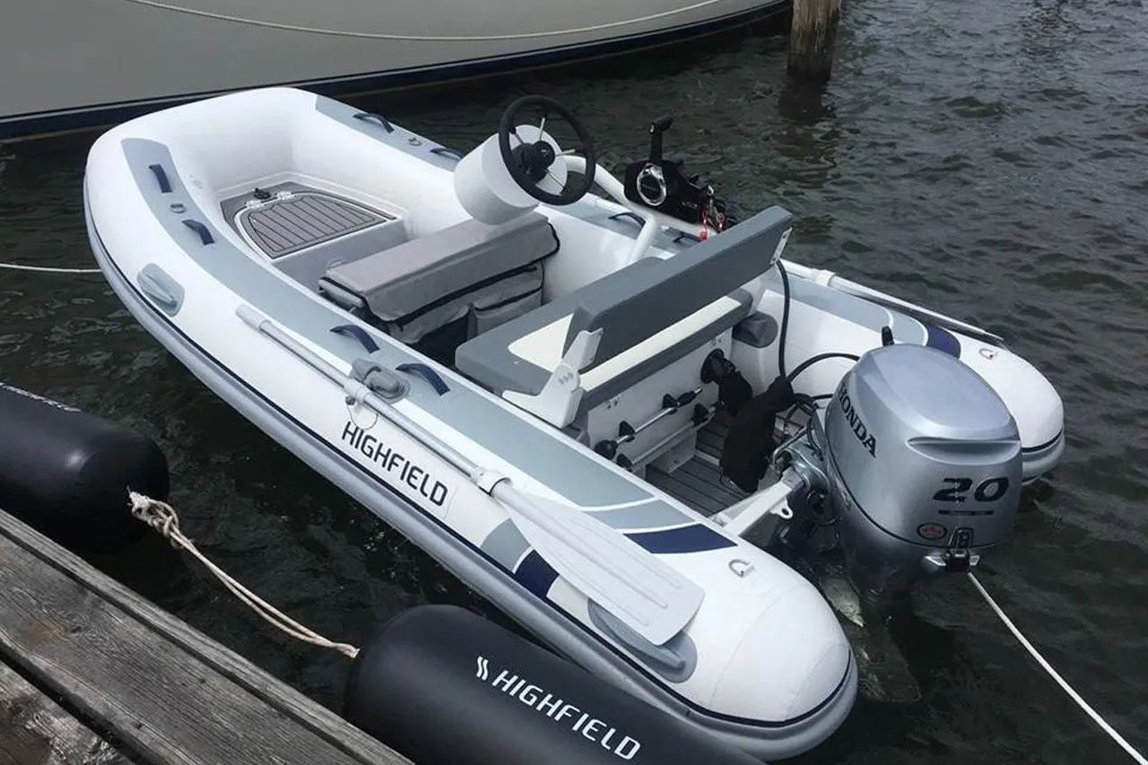 Happiness Charter Boat - 5