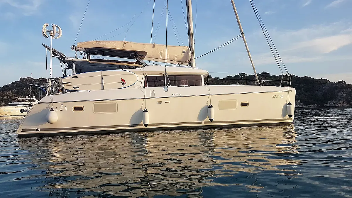 Rent a 12.61m Lagoon 421 Catamaran in Ibiza Town