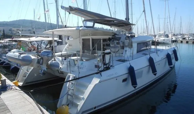 12.61m Nettuno 4 Cabin Catamaran Hire