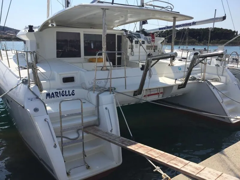 Explore Betina on a 12.61m Rental Catamaran
