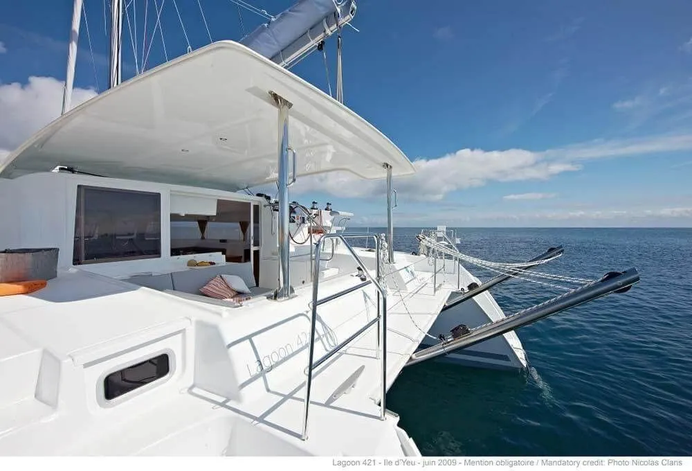 Explore Lefkada on a 12.61m 4 Cabin Catamaran Rental