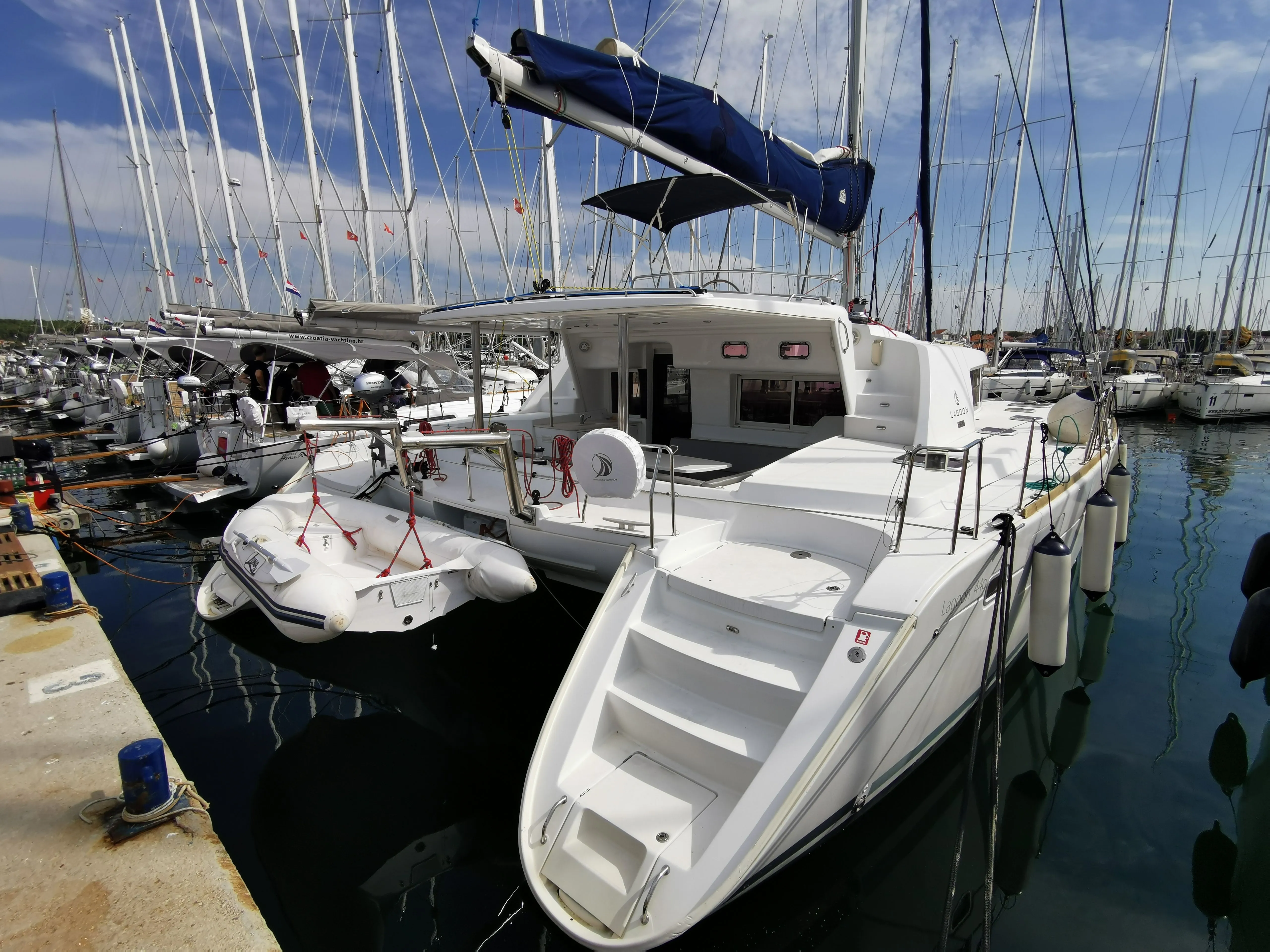 13.61m Marina Catamaran Lagoon 440 Hire