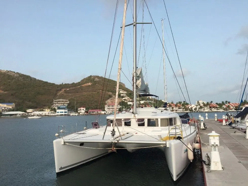 Explore Cartagena de Indias on a 13.61m Rental Catamaran