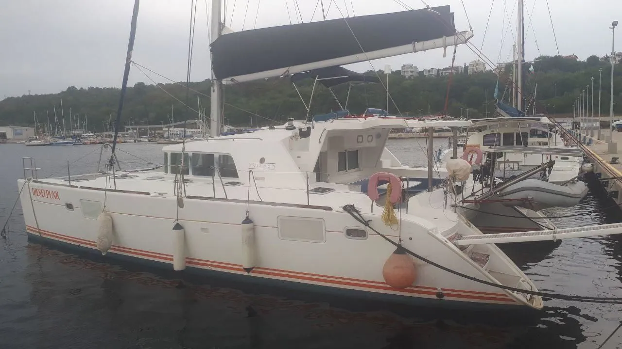 Лодка - 13.61м аренда Lagoon 440 катамаран в Марина