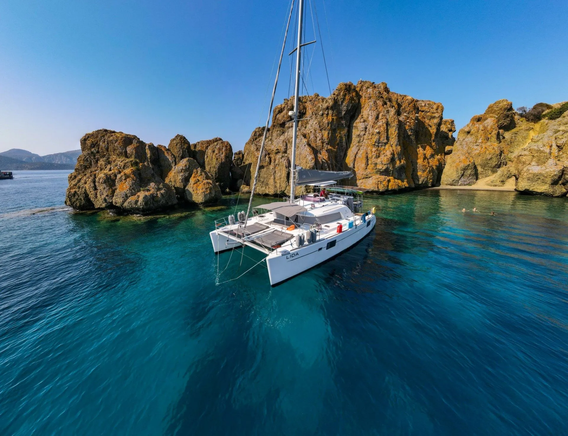 Лодка - Взять в чартер 13.8м Lagoon 440 катамаран в Мармарис