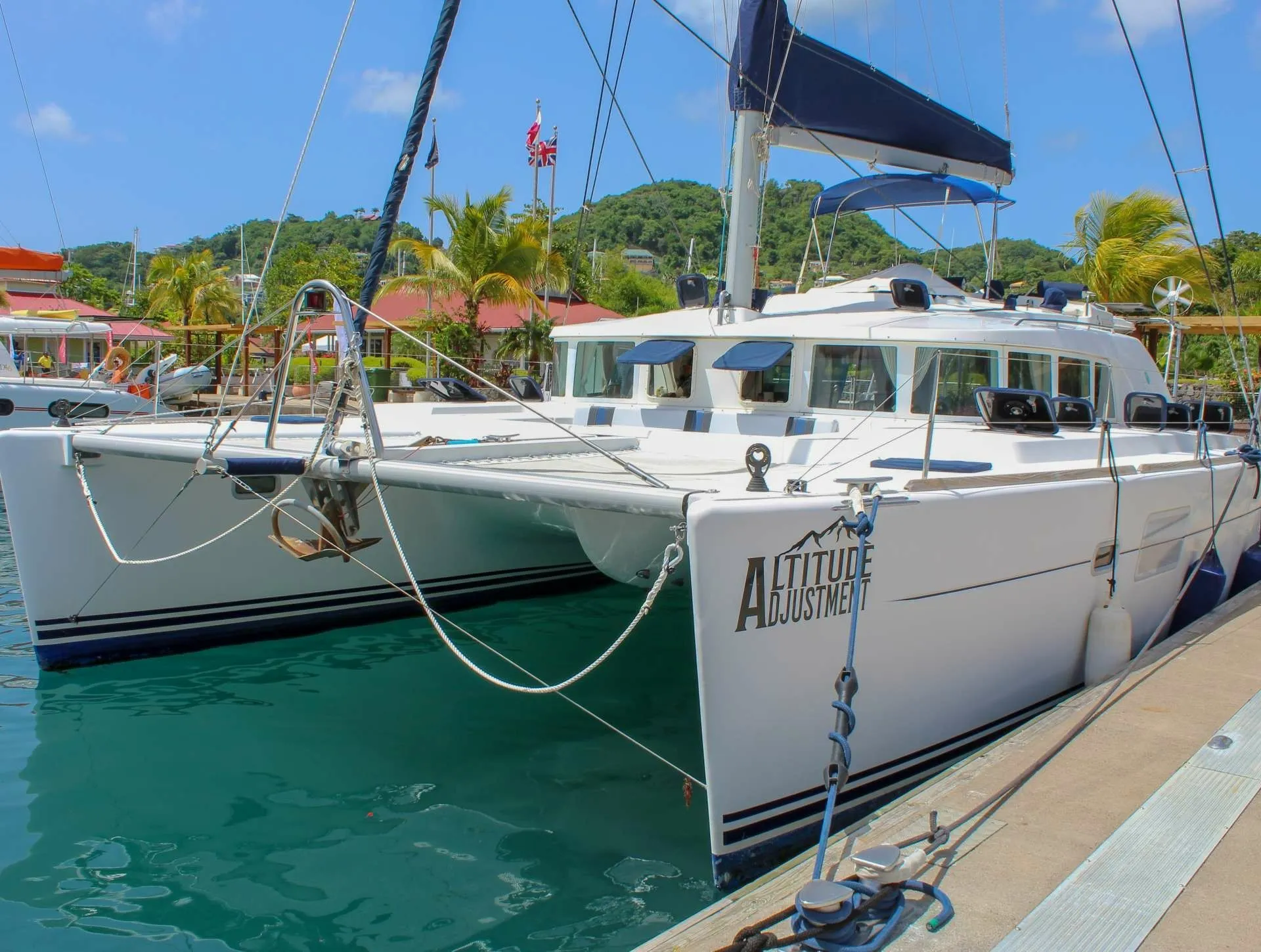 Boot - Explore Marigot on a 13.41m Rental Catamaran