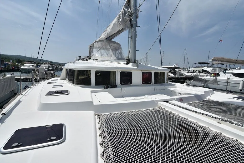 Oceanus Charter Boat