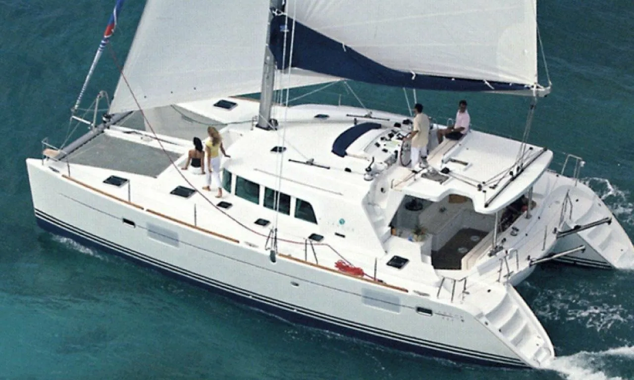 Charter a 13.6m Lagoon 440 Catamaran in Pattaya Central