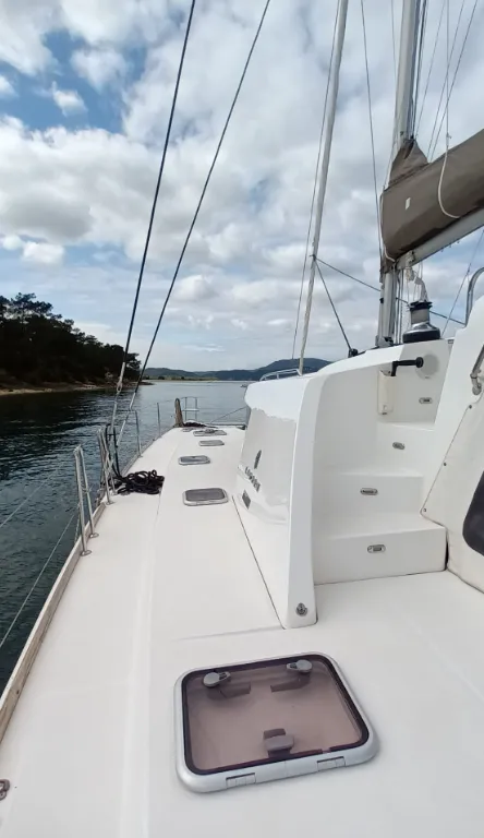 13.61m Setúbal Lagoon 440 Catamaran Hire