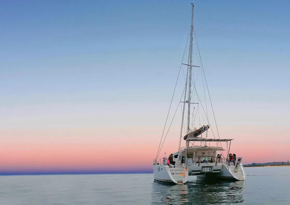 13.61m Setúbal Lagoon 440 Catamaran Hire