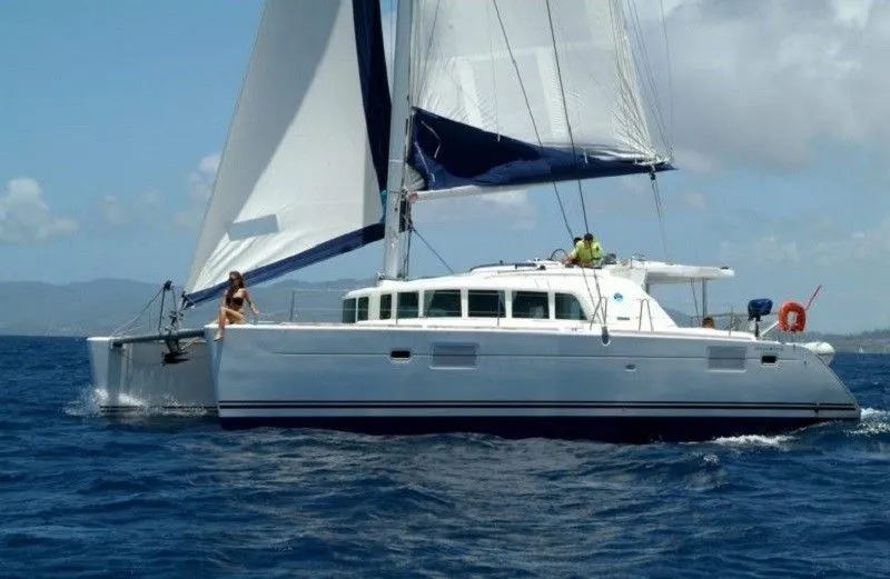 Rent a 13.61m 6 Cabin Catamaran in Skradin