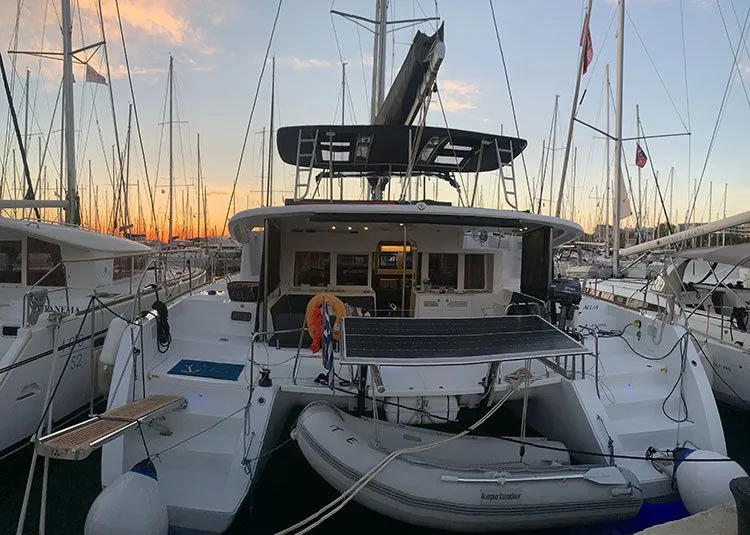 Boat - Charter a 13.96m Lagoon 450 F Catamaran in Athens