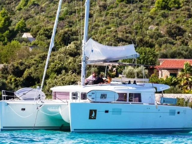 13.96m Ploče Boat Hire