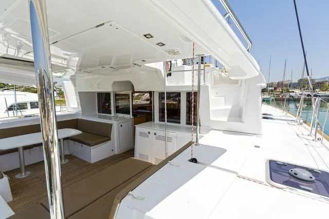 Anna Tessa Charter Boat