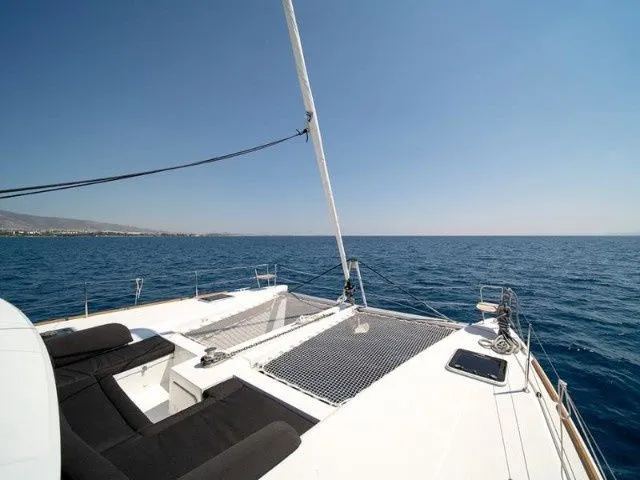 Charter a 13.96m Catamaran in Athens