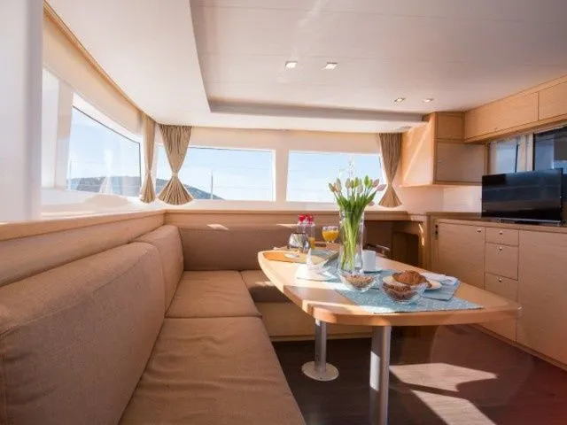 Bright Moon Charterboot - 5