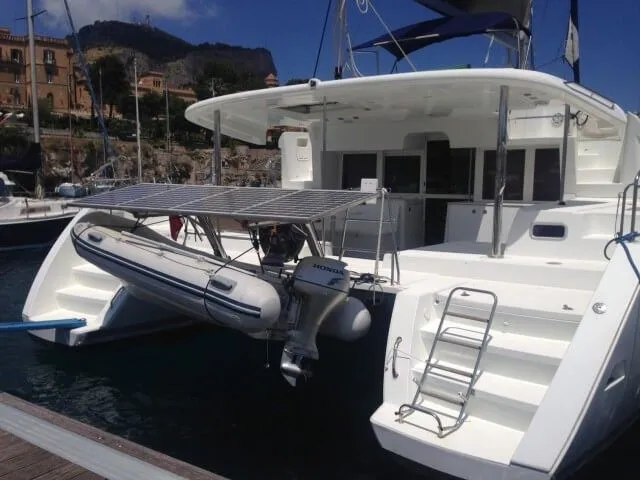 Corona Borealis Charterboot - 1