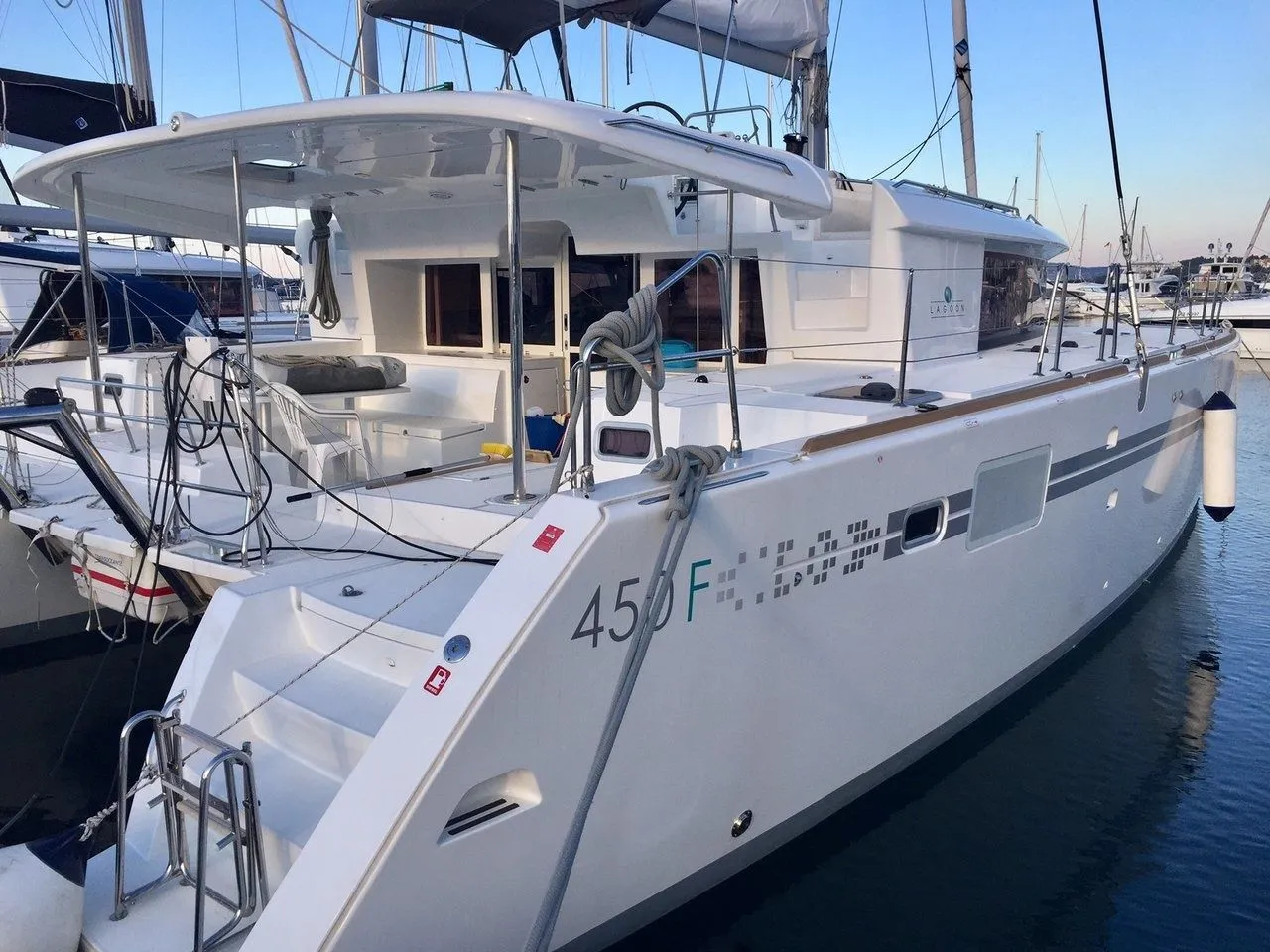 Rent a 13.96m Lagoon 450 F in Split
