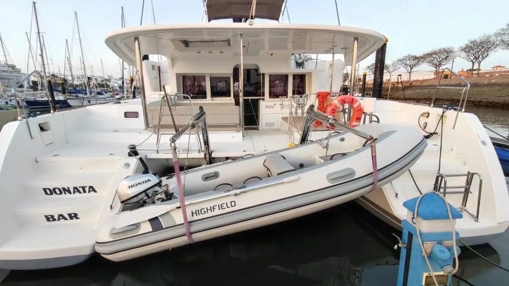 13.38m Isla Canela Lagoon 450 F Catamaran Hire