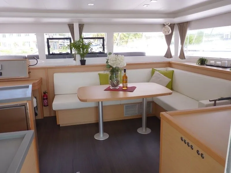 Fin & Tonic Charter Boat - 5