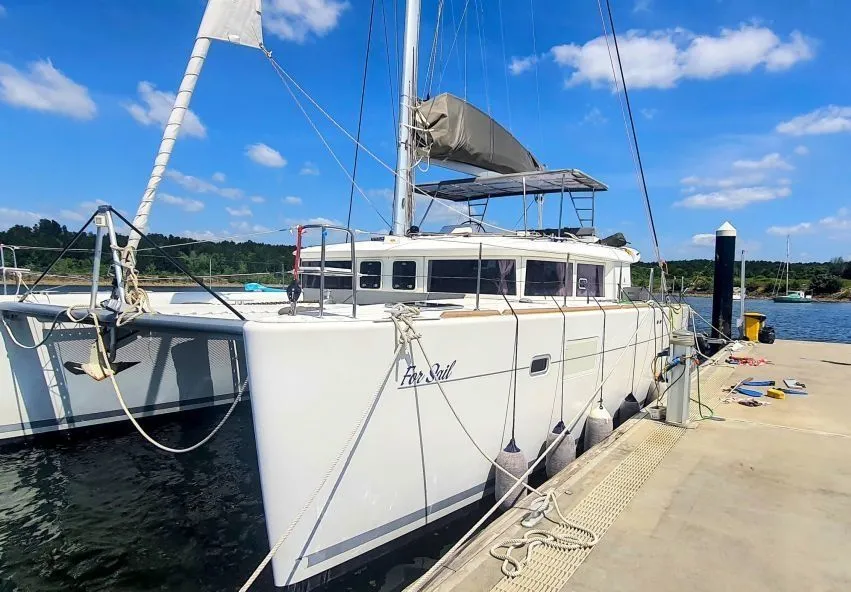 Explore Ko Chang on a 13.96m Rental Boat