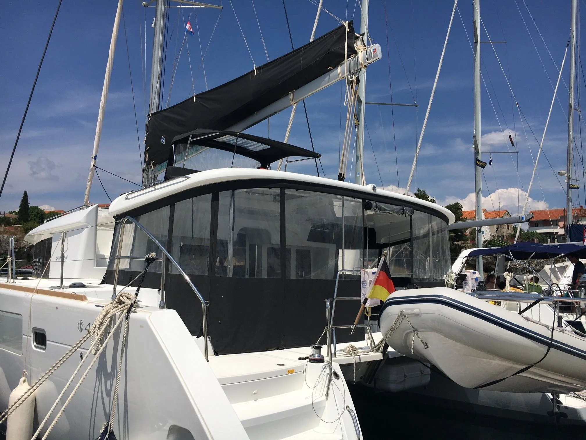Лодка - Арендуйте 13.96м Lagoon 450 F катамаран в Шибеник