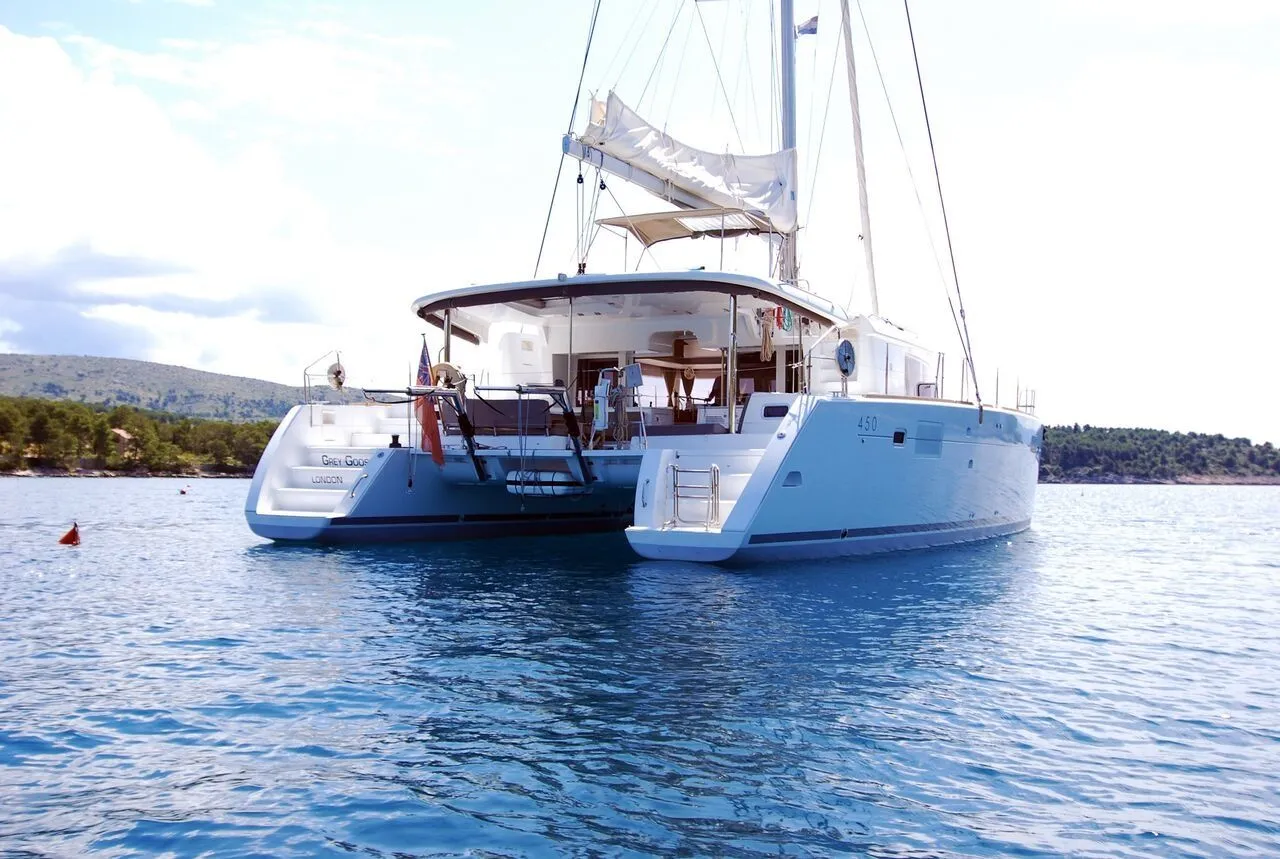 Арендуйте 13.97м Lagoon 450 F в Марина