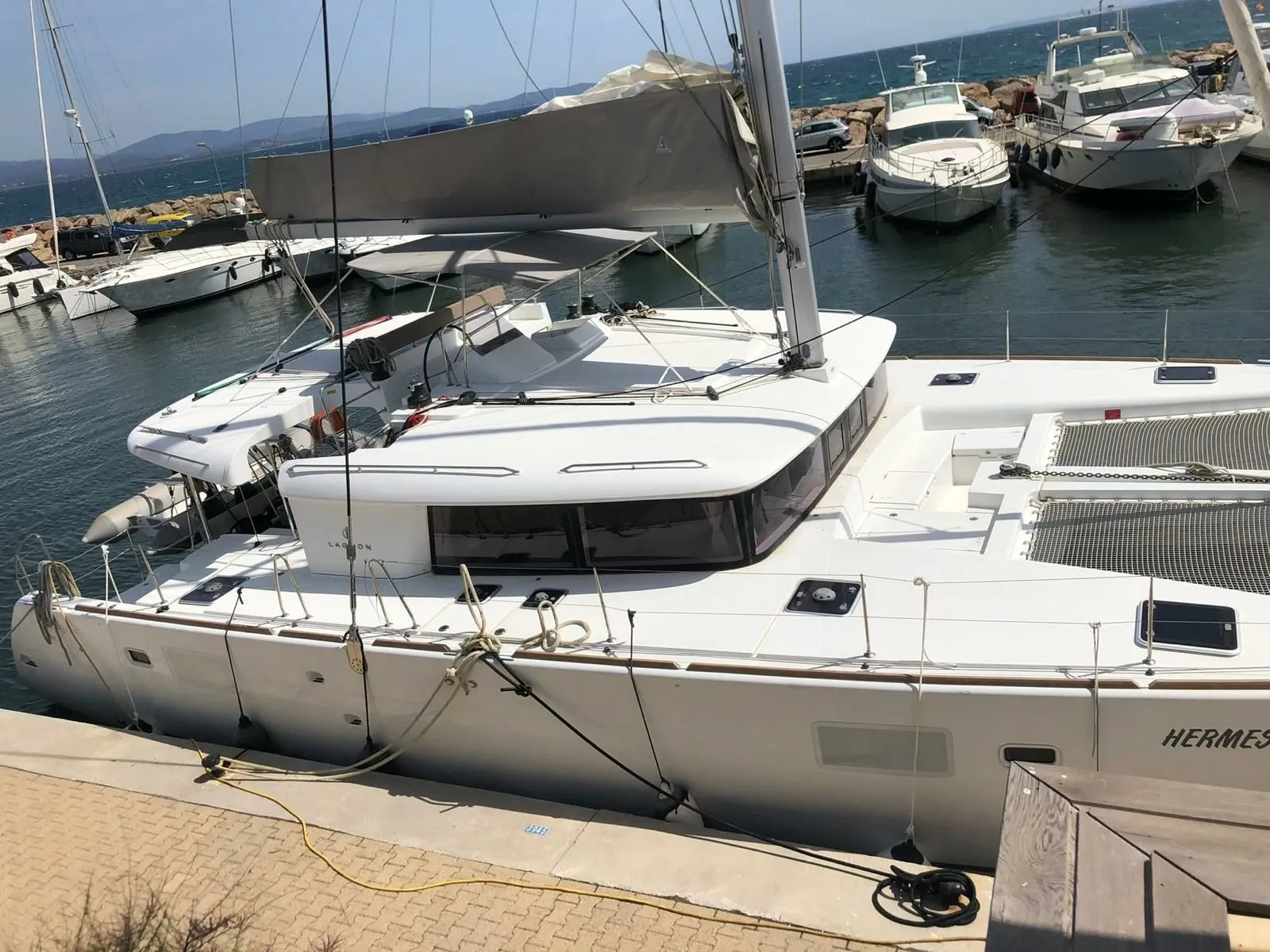 13.96m Hyeres Lagoon 450 F Hire