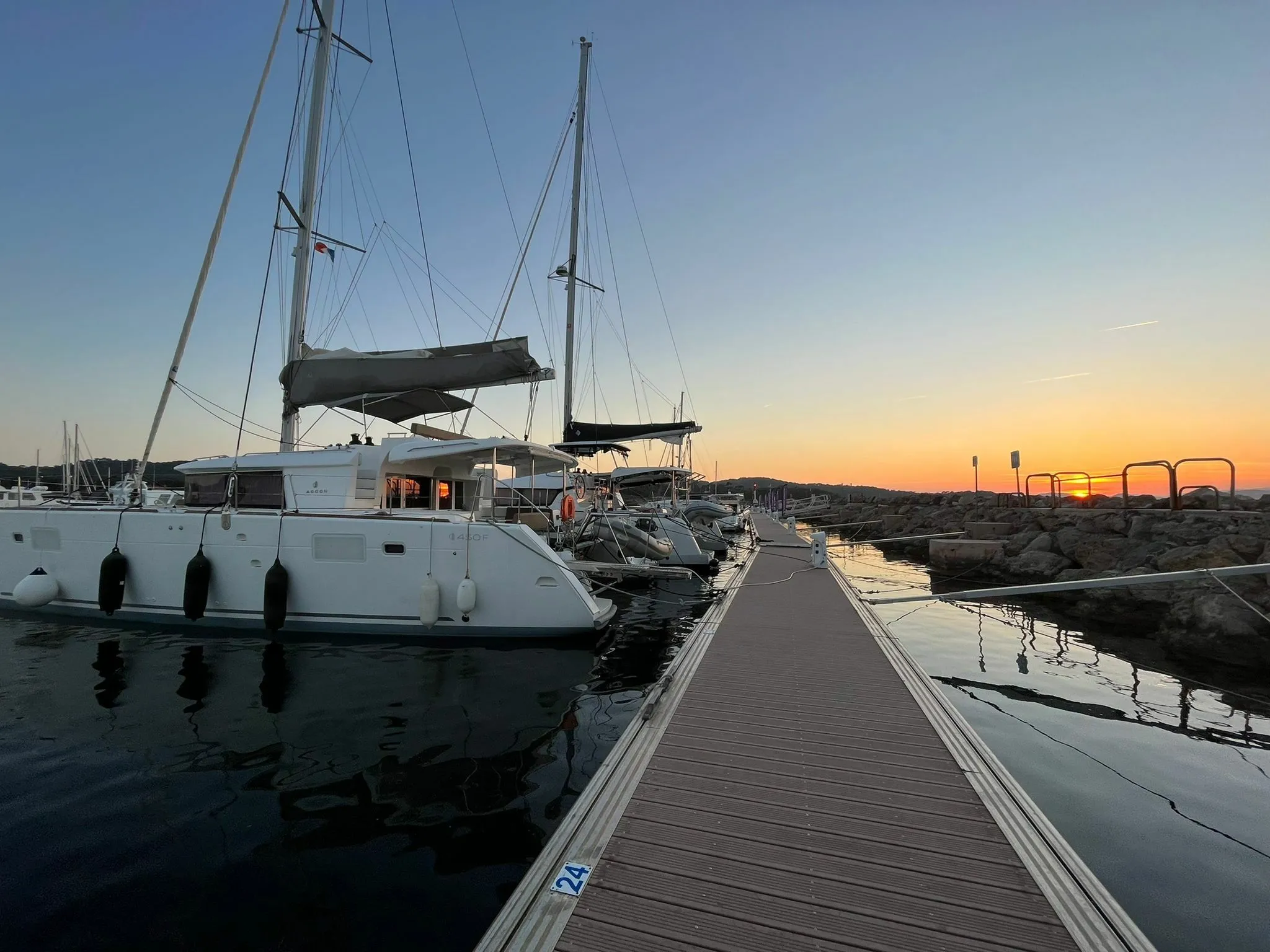 13.96m Hyeres Lagoon 450 F Hire