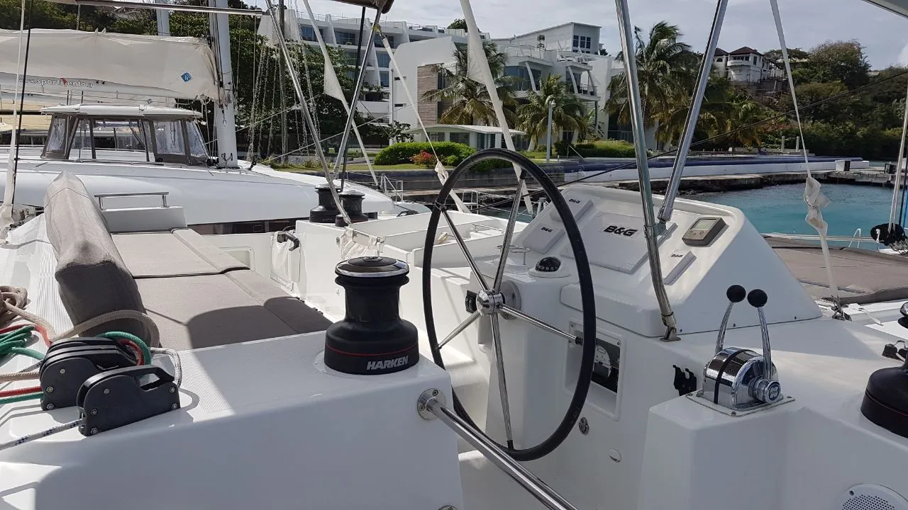 Charter a 13.96m Catamaran in Castiglioncello