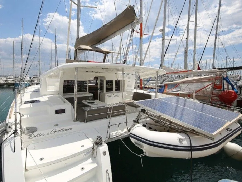 Ladies and Gentlemen Charterboot - 3