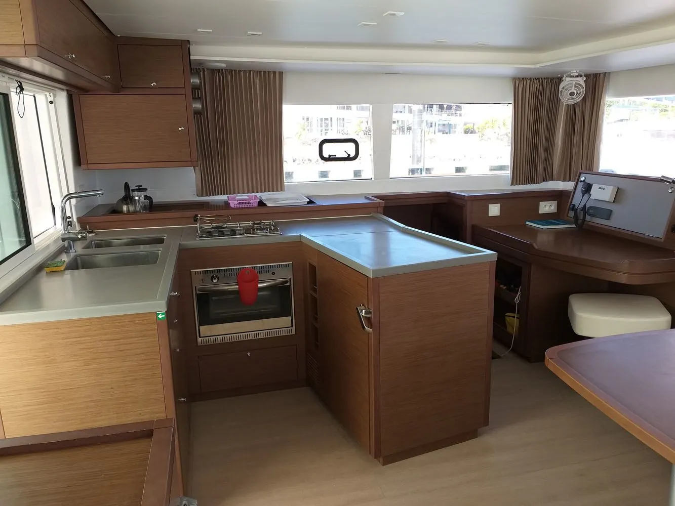 Lola Rasta Mietboot - 5