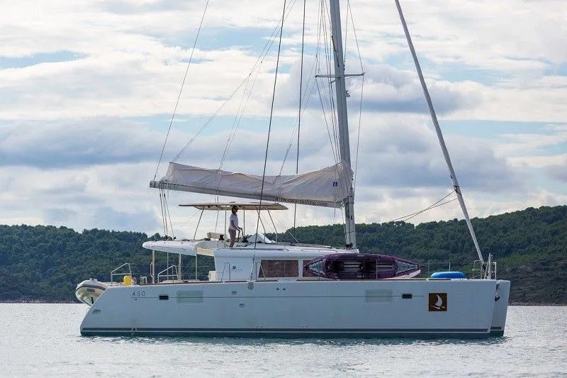 13.96m Marmaris Lagoon 450 F Hire